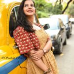 Angana Roy Instagram – দুপাশ জুড়ে স্মৃতি দুই চোখে আগামী দিন
আমার শহর যেন এক মস্ত টাইম মেশিন
.
.
.
.
.
.
.
.
#july #yellowtaxi #kolkatarain #kolkatadiaries #nostalgia #songoftheday #lovefromA #oldsoul #timemachine #monsoon #melancholy #postoftheday #fridaymood