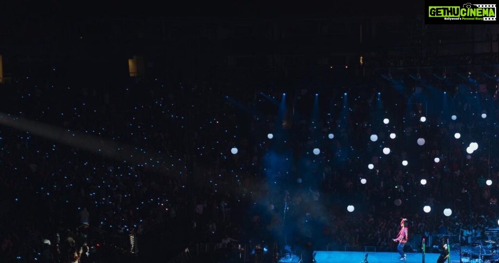 Anirudh Ravichander Instagram - Oakland, what power and energy to seal the USA tour 🙏🏻💥 Thank you @rp3825 for making us relive the whole tour through your lens 🤗 Oakland Arena
