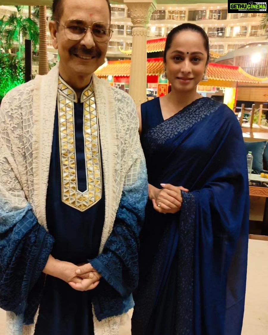 Ansha Sayed Instagram - This year's pre- birthday celebration was special.. The premiere of Yaan Superstar and an evening well spent with Sahara Shri Subrata Roy ji and his lovely Family. He being an ardent fan of CID was an absolute honor and privilege to know. Thank you sir for all the love and warmth š #gratitude