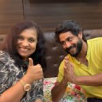 Antony Varghese Instagram – പൂവൻ്റെ ഉടായിപ്പ് പ്രൊമോഷൻസ് RDX ൻ്റെ സെറ്റിൽ…. അപ്പോൾ പൂവൻ നാളെ മുതൽ നിങ്ങൾക്ക് മുന്നിലേക്ക്

ഉടായിപ്പ് വീഡിയോസിൻ്റെ പിന്നിൽ : @rahulg.19  @sreenath_ushadevi 

ഉടായിപ്പ് ചെയ്യാൻ ഞങ്ങൾക്ക് വേറേ ബ്രാഞ്ചുകൾ ഇല്ല 😀😁😜