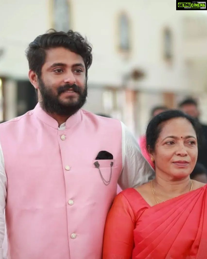 Antony Varghese Instagram - Happy Birthday മമ്മി ജി... കട്ട ലോക്കൽ മകന്റെ കട്ട കലിപ്പുള്ള മമ്മി 😁😜