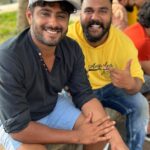 Antony Varghese Instagram – നമ്മടെ @antony_varghese_pepe പടം ….

എന്നിക്കു അവർക്കു വേണ്ടി വീഡിയോ ചെയ്യാൻ പറ്റിയത് ലൈഫിലെ ഭയങ്കര ഭാഗ്യമായി കാണുന്നു ❤️‍🔥😘🥹

അപ്പൊ നാളെ ആദ്യം ടിക്കറ്റ് ആയി വരുന്ന 100 പേർക് ഫ്രീ കുഴിമന്തി 

ഓൾ ദി ബേസ്ഡ് @lailamovieofficial 
Video ബൈ @safwan_parakadavu Al Wakrah