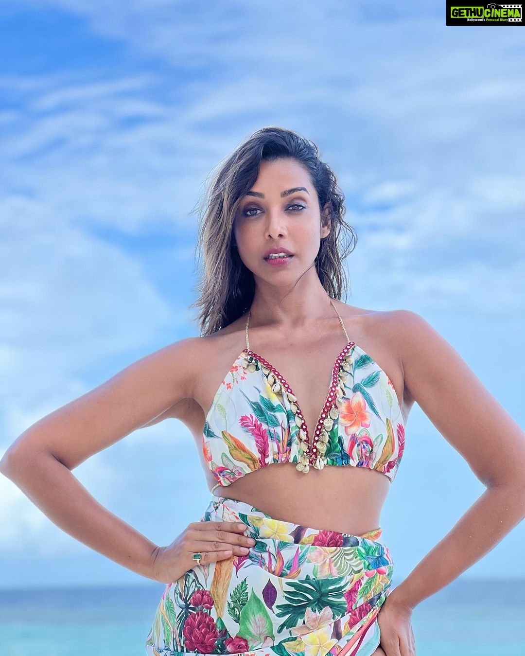 Anupriya Goenka - 34.9K Likes - When a picture reminds you of how blue the sky was..
blue and serene was the water..
How many colors were on you..
And breathing joy was all that mattered..
And you look outside the window and realise.. it’s all there, just different.. but there, in and out.
📷 @chunkymathew ❤️