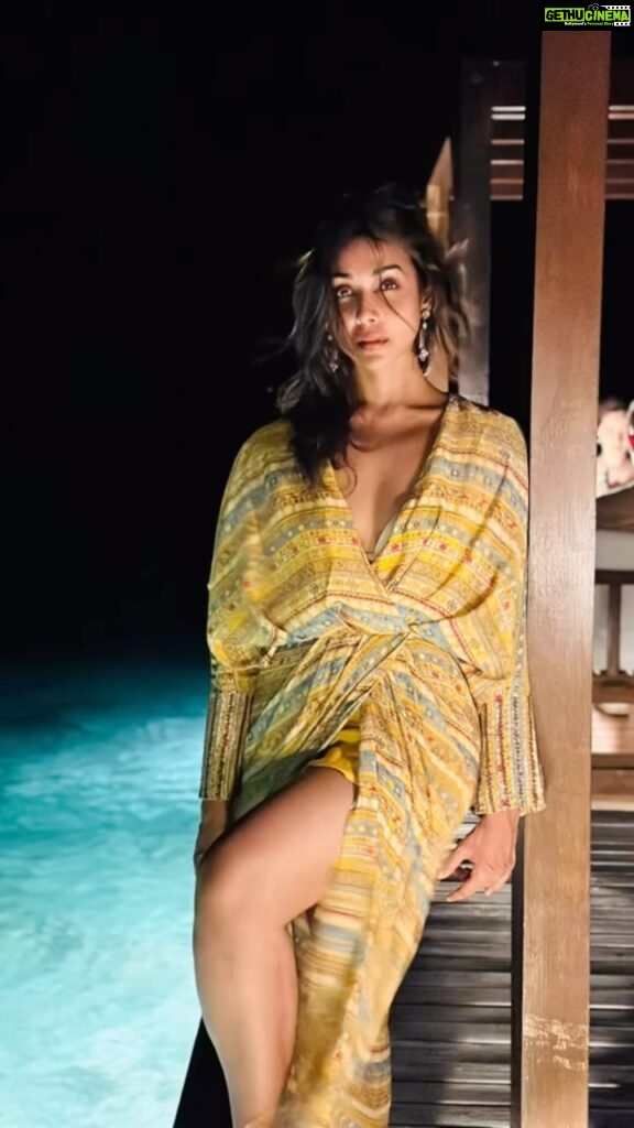 Anupriya Goenka Instagram - Unedited, unfiltered.. Wearing @chhavviaggarwalofficial @sonyashaikh Styled by @yasminqurash 🤗 Pics @sarvesh_shashi 🤗 Video @amyaela 🤗 #be #beach #being #fyp W Maldives