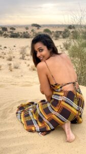 Anupriya Goenka Instagram - This was our early morning desert safari. Our third time in the desert.. in less than 12hrs. We went on a camel cart this time.

Thanks @themamascamp @dev_jaisalmer 🤗🤗
Wearing @_shrutisancheti 
Created by @bluebuzz.in 

#jaisalmer #desert #life #bliss #sunrise