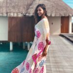 Anupriya Goenka Instagram - Yunhi chala chal rahi… Wearing @joyresortwear @sonyashaikh Styled by @yasminqurash Pic courtesy @sarvesh_shashi 🤗 @wmaldives #colors #vacation #fyp