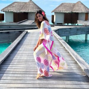 Anupriya Goenka Instagram - Yunhi chala chal rahi…

Wearing @joyresortwear @sonyashaikh 
Styled by @yasminqurash 

Pic courtesy @sarvesh_shashi 🤗
@wmaldives 

#colors #vacation #fyp