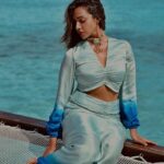 Anupriya Goenka Instagram - The only blue I love 💙 Pic by the super talented @sarvesh_shashi At @wmaldives Wearing @chhavviaggarwalofficial PR @sonyashaikh Styled by @yasminqurash @chunkymathew - here is your fav pic! #maldives #sea #monday #holiday