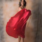 Anupriya Goenka Instagram - ❤️❤️❤️ Outfit by - @poshaffair.co @viralmantra Styled by - @prachethestylist Assisted by - @styledby_bhakti @waghelatwinkle MUAH - somishree_hairandmakeup Assisted by - @shefali.makeuphair Photos by - @kaustubh_gokhale #red #ootd #fun #vibes #fyp