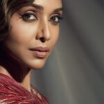 Anupriya Goenka Instagram - You don’t need any validation from others, only self reflection every day. @geishadesigns @yasminqurash @papillonpublicrelations @goldsmiths_jewellery @makeupbynayan @imrankhan1674 @realvision333 #eyes #reflection #self #love
