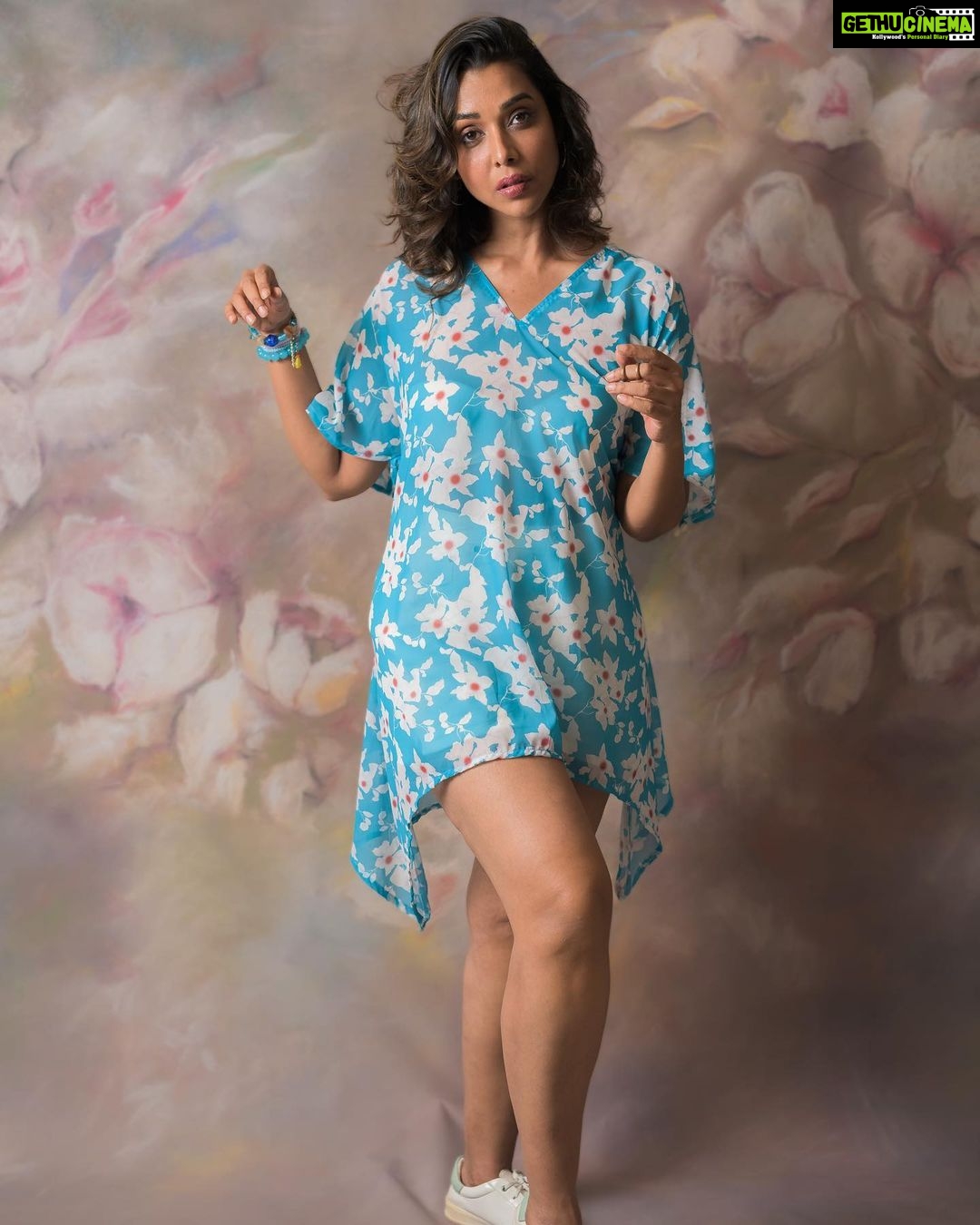 Anupriya Goenka - 38.8K Likes - You can find me where the sand meets the water…
Outfit by - @houseofvarada @viralmantra
Styled by - @prachethestylist
Assisted by - @styledby_bhakti @waghelatwinkle
MUAH - somishree_hairandmakeup
Assisted by - @shefali.makeuphair
Photos by - @kaustubh_gokhale
#holiday #beach #comfort #own #skin