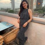 Anurita Jha Instagram – Main apna pankha sath le ke chalti hoon 🙂🫢😋🤨
.
.
.
.

.
..
.
.
.
#instalove #instagram #instalove #openair