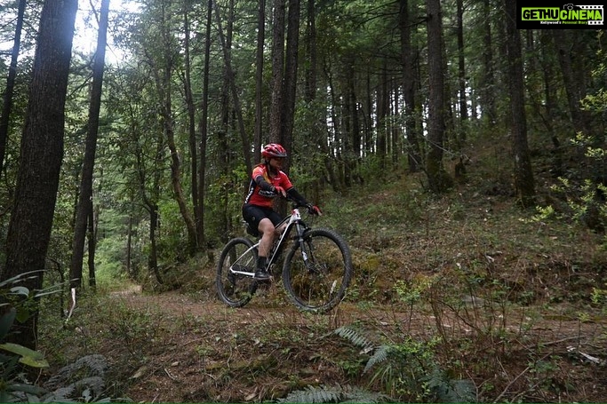 Anurita Jha Instagram - To the fearless and full of life @beri.roopali .. Congratulations for winning the 1st Runners up position in @mtbshimla β¦ From being down with viral just a few weeks back to falling off the cliff twice during the race( almost 20-25 ft) π₯Ή U picked yourself and peddled again.. we all are so so proud of you.. and also know ur madness for π΄ββοΈπ΄ββοΈπ΄ββοΈ So hereβs to more safe miles on ur bike and many more medals β¦ Congratulations to you and to your entire team from LUDIANA .. . . . . . . ##mtb #mtbshimla2023