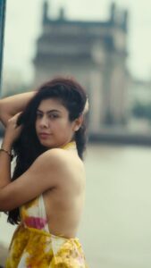 Anurita Jha Instagram - Current vibe 🎶 🎼🎶🥂❤️ 🎥 @isumitbaruah 🤗☺️ . . . . . . . . . . . . . . . . #insta #reels #reelsinstagram #reelsindia #reelsvideo #viralreels #trendingreels #trendingsongs #jawan #jawansong #romantic #romanticsong #love #anurittakjha #reelitfeelit #reelkarofeelkaro #srksongs #jawan #jawanreels