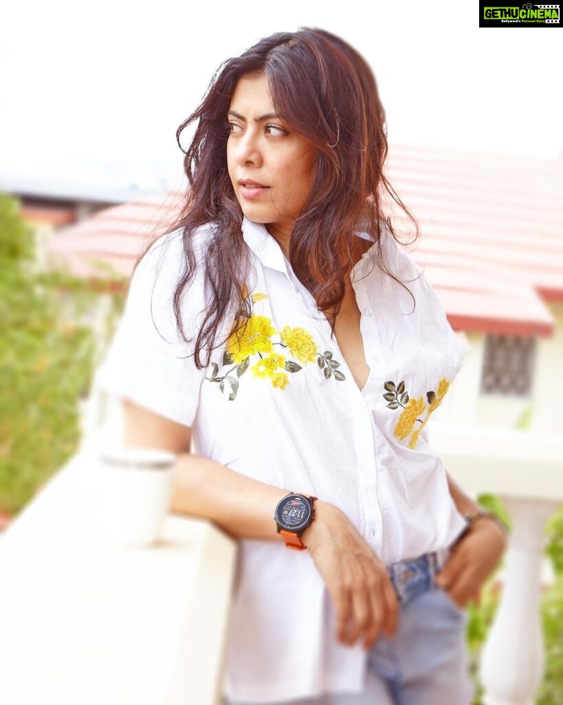 Anurita Jha Instagram - I’d like Some mild sunshine with a slice of kool wind… 🌼🌼 Wearing the lovely shirt by my dear friend and his fab collection @siddhaarthoberoishirts and @siddhaarth_oberoi 🌼 . . 📸 @raj35mm ❤️ . . . . . . . . #insta #instapic #instadaily #instafashion #instamood #fun #funshoot