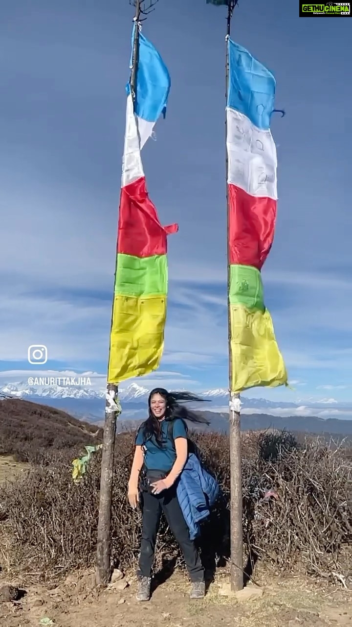Anurita Jha Instagram - Sandakphu trek (12500ft ) Some songs are meant to hummed at such beautiful places ..this song ufff …i am forever in love 😍 . . . . . . . . . . . . . . . . . #hiker #hikergirl #solo #sólo #solotravel #love #life #mountains #anurittakjha #anuritatraveldiaries