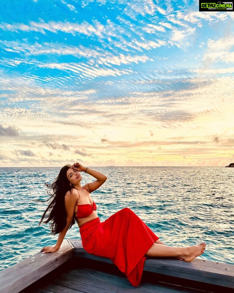 Ashna Zaveri Instagram - “If the light is in your heart, you will find your way home.” ❤ Outfit @belavous @wmaldives Click @chunkymathew #maldives #sea #beauty #luxury #travel #holiday W Maldives