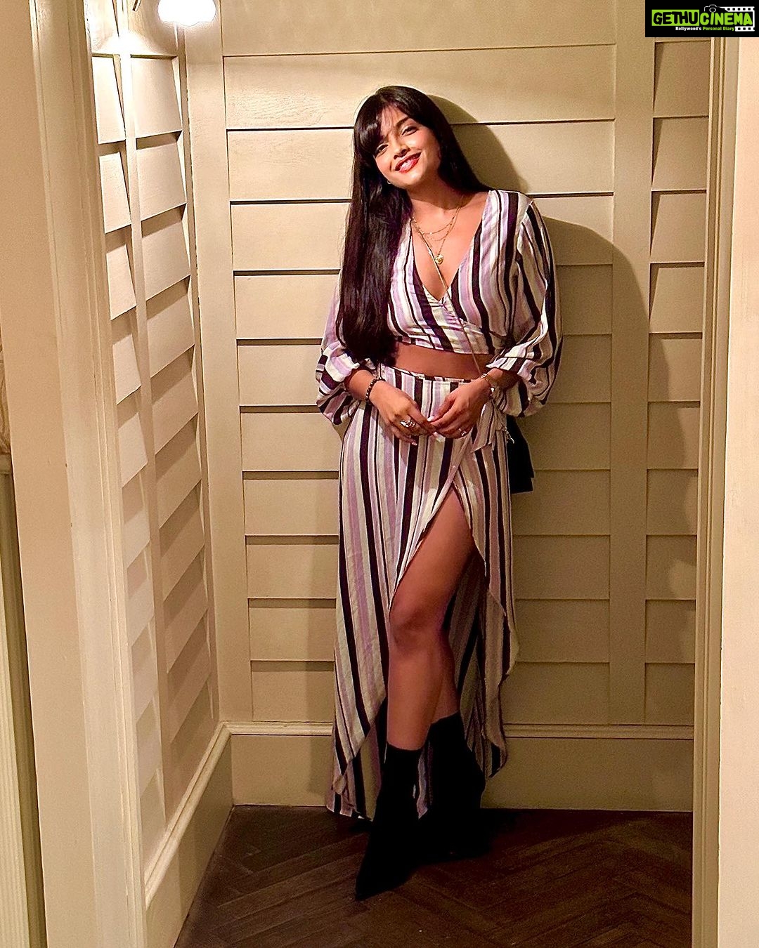 Ashna Zaveri Instagram - That girl in ̶y̶e̶l̶l̶o̶w̶ boots #saturdaynight #photodump