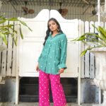 Ashna Zaveri Instagram - Summer coord fits Coord set - @gulabo_jaipur PR @aaayeshamehta Jewellery @azotiique MUA @kajolrpaswwan @allurebysouleha @hairandmakeupbyshweta Location @donnadelibombay Click @vedantpandyaofficial #summervibes #coordset #fashion #chill Donna Deli
