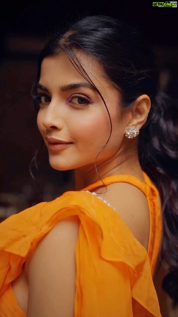 Ashna Zaveri Instagram - ♥️ Outfit @kalkifashion MUA @kajolrpaswwan Hair @santosh__sanghvi 📸 @vedantpandyaofficial @theplugmedia.in @urjazatakiya Location @one8.commune #transition #fashion #indianfashion #ethnic