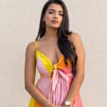 Ashna Zaveri Instagram - If you are always trying to be normal, you will never know how amazing you can be.🫶🌻 Accessories @accessorizeindiaofficial #summer #fit #fashion #tropical
