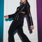 Ashna Zaveri Instagram - Suit and bling , what’s not to love ? Outfit , bling boots , earrings @thesource_buyorborrow MUA @kajolrpaswwan @kajolrpaswwanmakeupacademy @foreveryoungby_niyatinishar Location @itstheartisthouse Click @vedantpandyaofficial @honey_dedhia @urjazatakiya