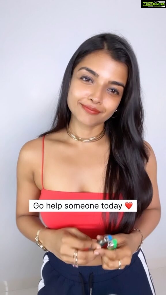 Ashna Zaveri Instagram - Kindness is the ultimate strength ⭐️ Being vulnerable is to be courageous 🙌 In your softness lies your ability to truly love ♥️ Inspo @petricej #kindness #inspiring #beinghuman