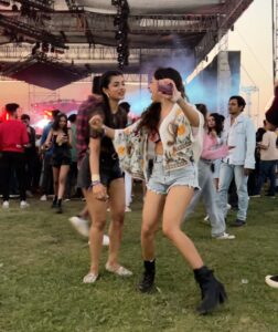 Ashna Zaveri Instagram - Making memories 💕  #musicistherapy 

#betherebefree #gosupersonic #vh1supersonic2023 @vh1supersonic