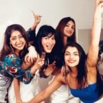 Ashna Zaveri Instagram - Cute but psycho 😝🥰 Fun times with my pretty ladies 👯‍♀️ #girlsnight #therapy #bff