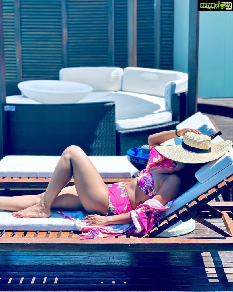 Ashna Zaveri Instagram - Sun kissed and salty 🌊 Swimwear @fancypantsofficial Hat @lifesabeach.in Pic @sarvesh_shashi 😍 #beach #reset #maldives #beachlife #makeitfashion W Maldives