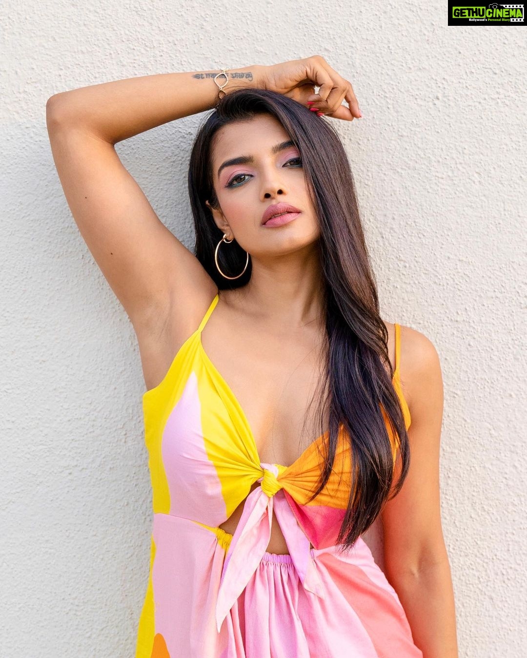 Ashna Zaveri - 36.6K Likes - Most Liked Instagram Photos