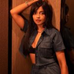 Ashna Zaveri Instagram - Elevator diaries 💙 Outfit @brownsugar.in PR @aaayeshamehta MUA @kajolrpaswwan @kajolrpaswwanmakeupacademy Click @honey_dedhia Location @fairfieldbymarriottmumbai #capture #moments #style #chic