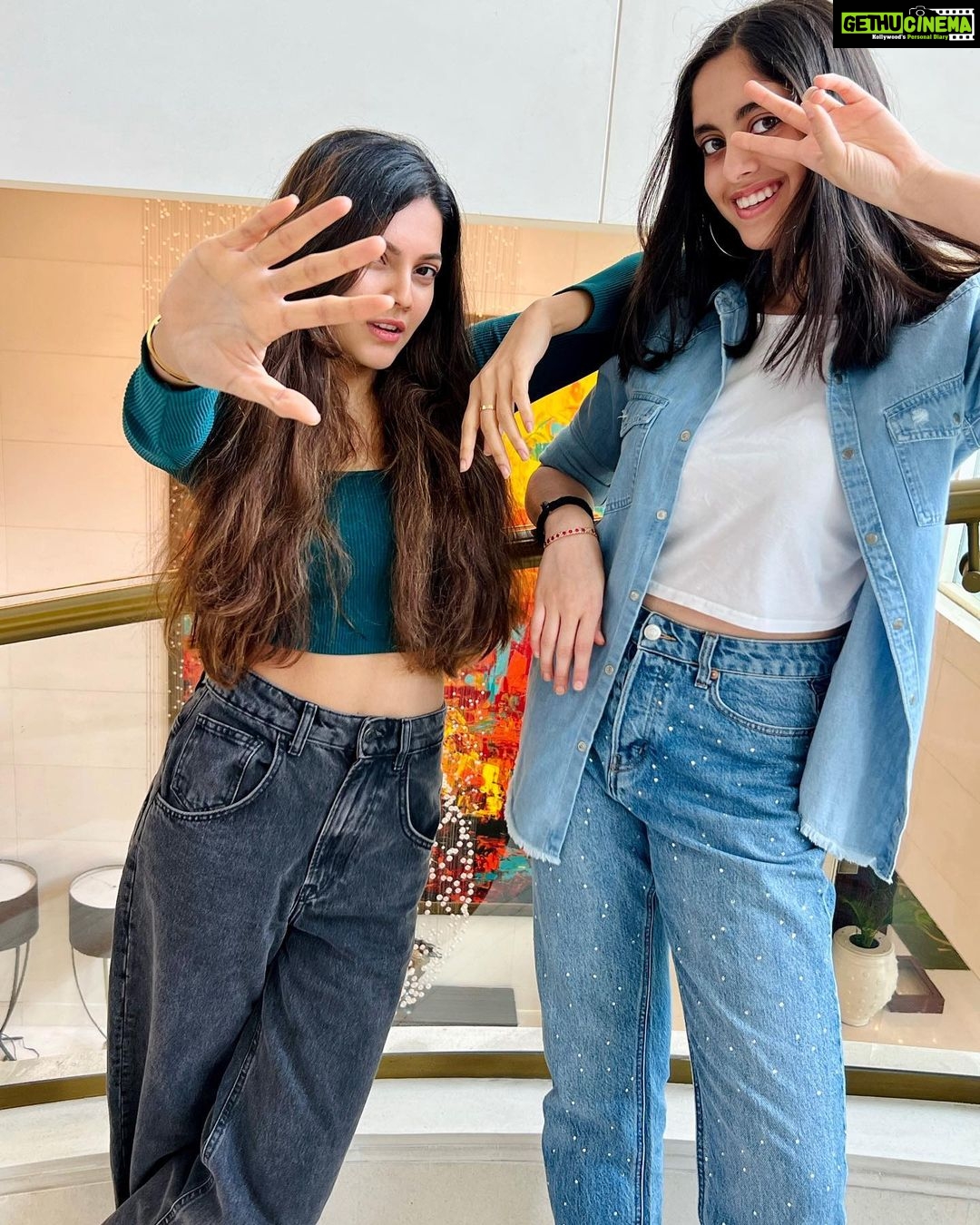 Ashrita Shetty Instagram - #genzvsmillennials ✨👯 🤍 @vvsachinthya