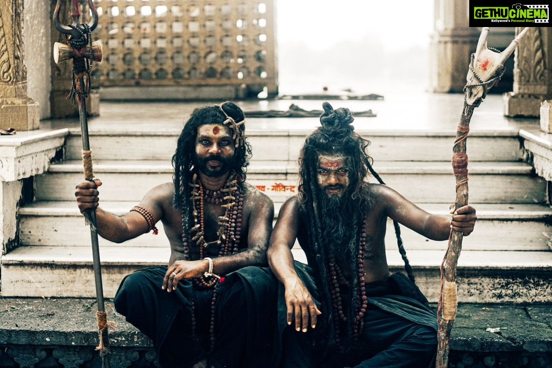 Ashwin Kakumanu Instagram - More photos from #maheshwar while shooting #ponniyinselvan2 . These actors posed for me in between their shots. #sonyalpha #photography #hobby
