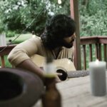 Ashwin Kakumanu Instagram – Strumming my pain with her fingers, 
singing my life with her words,
killing me softly with her song,
killing me softly…

@manavalanandco
#killingmesoftly #franksinatra #thefugees