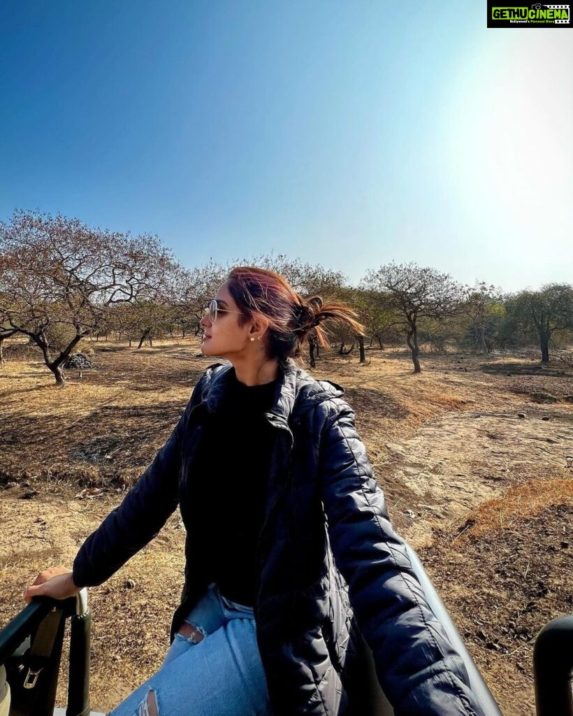 Asmita Sood Instagram - Only those who will risk going too far can possibly find out how far they can go. 🌿 #intothewild #gir #woodsatsasan #weekendtrip #girforestnationalpark #asmitten Gir