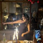 Asmita Sood Instagram - Walking into 34 like… 👑 Thank u all for ur wishes!! I read each and every one of them!! And thank u all who made it on my birthday to make it even more special!! Love Love Love ♥️♥️♥️ #neverlookback #birthday2022 #friendslikefamily #thenightthatwas #latepost #blurmemories #life Mumbai, Maharashtra