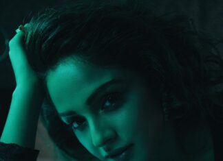 Asmita Sood Instagram - A little lost. A lot found. . . . 📸 : @narenballarphotography 💄: @harshpawar_makeupacademy18 👱‍♀️: @hairstorybyreshma 👗: @harshad.fshn 🏢 : @sofitelmumbaibkc #testshoot #play #naturallight #ootd #asmitten Sofitel Mumbai BKC