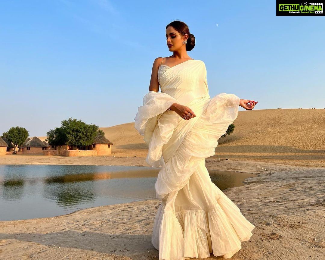 Asmita Sood Instagram - 🏜🥀🤍 #shootdiaries #rajasthan Khimsar, Rajasthan, India