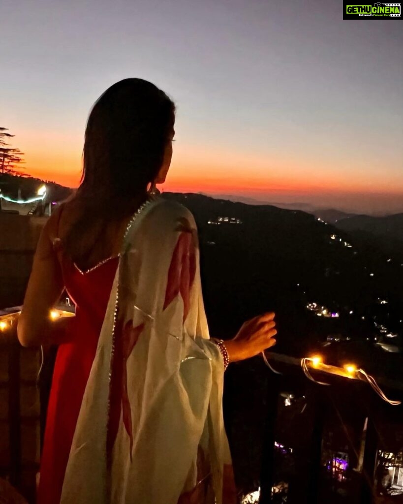 Asmita Sood Instagram - Love, light and prosperity..💫 From mine to yours … 💕 #happydiwali #festivaloflights #diwalivibes #famjam #home #latepost Shimla