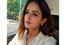 Asmita Sood Instagram - Some self(ie) love 😋 .. #delhidiaries #dayout #selfiesunday Delhi, India