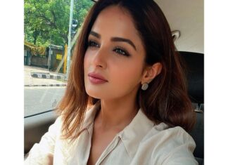 Asmita Sood Instagram - Some self(ie) love 😋 .. #delhidiaries #dayout #selfiesunday Delhi, India