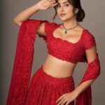 Avantika Mishra Instagram - If you don’t believe in yourself, then who will? ✨ . . Shot by @shareefnandyala Styled by @keerthysampath Wearing @aakanshaguptaoffl Jewellery by @divasmantra MUA @sanjumakeupartistry Hair by @aishu_makeup_hairstyle