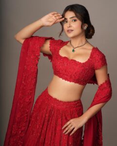 Avantika Mishra Instagram - If you don’t believe in yourself, then who will? ✨
.
.
Shot by @shareefnandyala 
Styled by @keerthysampath 
Wearing @aakanshaguptaoffl 
Jewellery by @divasmantra 
MUA @sanjumakeupartistry 
Hair by @aishu_makeup_hairstyle