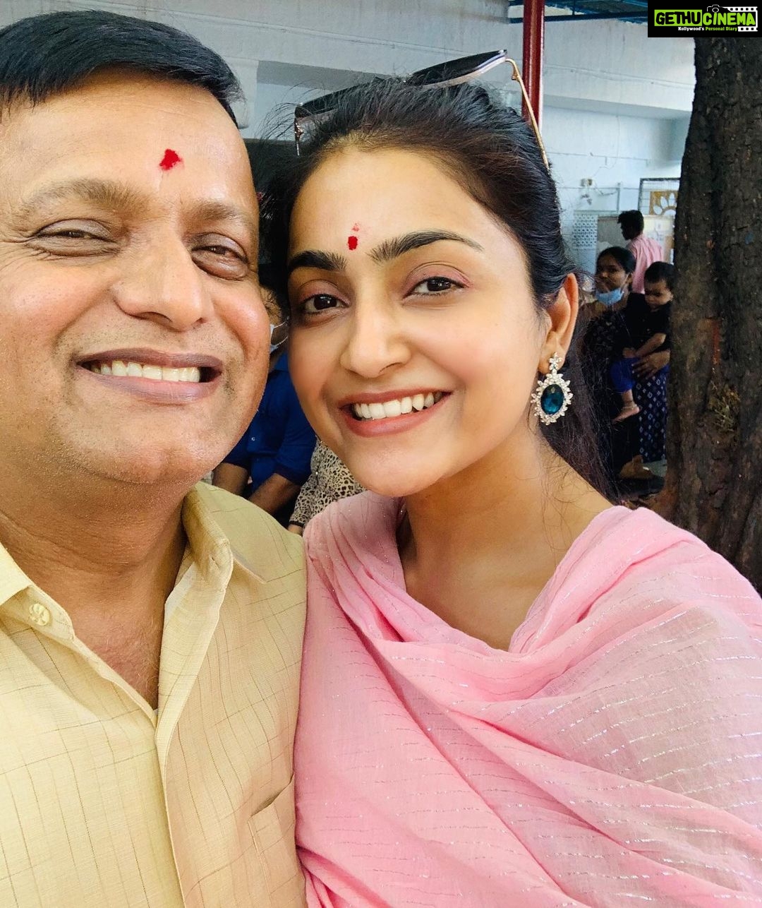 Avantika Mishra Instagram - #HappyFathersDay to the wind beneath my wings. 🧿❤️💫