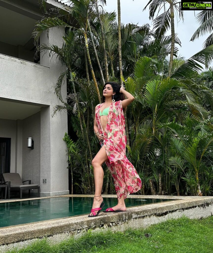 Avantika Mishra Instagram - Downtime. 🏝️ ☀️ 🦩 Stayed at a gorgeous beach facing manor with a pool at @stregisgoaresort #WaterBaby 🐬 . . Styled and shot by @priyankaarik 🤍 Jewellery by @arikatelier #goadiaries #luxurylifestyle #luxurytravel #luxuryhotel #traveler Goa, India