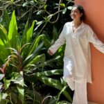 Avantika Mishra Instagram - Thank you, Mother Nature! 💚 #EatPrayLove #EverydayGratitude Thank you @stregisgoaresort for a beautiful stay. The last few days made my soul happy. 🥰 Styling and photography @priyankaarik 🌹 The St. Regis Goa Resort