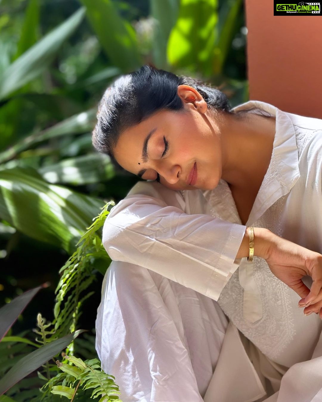 Avantika Mishra Instagram - Thank you, Mother Nature! 💚 #EatPrayLove #EverydayGratitude Thank you @stregisgoaresort for a beautiful stay. The last few days made my soul happy. 🥰 Styling and photography @priyankaarik 🌹 The St. Regis Goa Resort