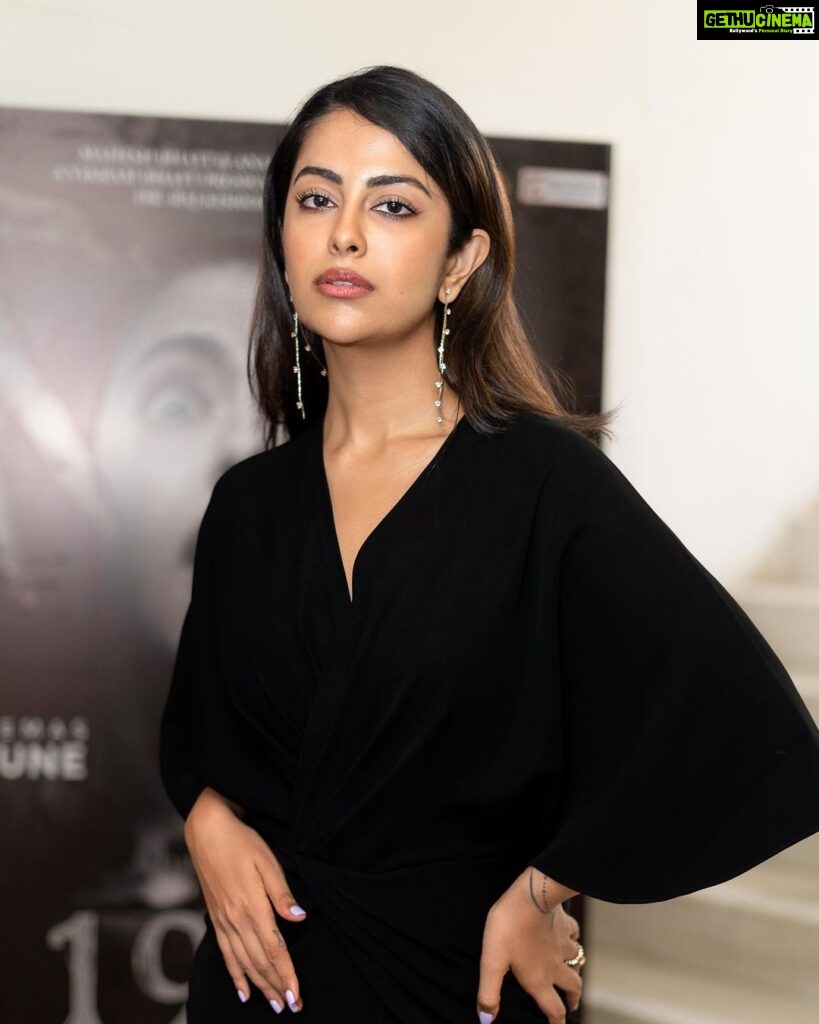 Avika Gor Instagram - Good morning!! Just a reminder! 23rd june in Cinemas Near You! #1920 #horrorsoftheheart #promotions Photography @whoisclicking Outfit @divyajain_studio pr @cultreboat Stylist @reshma_stylist Heels @zebbashoes Nails @avoca.india