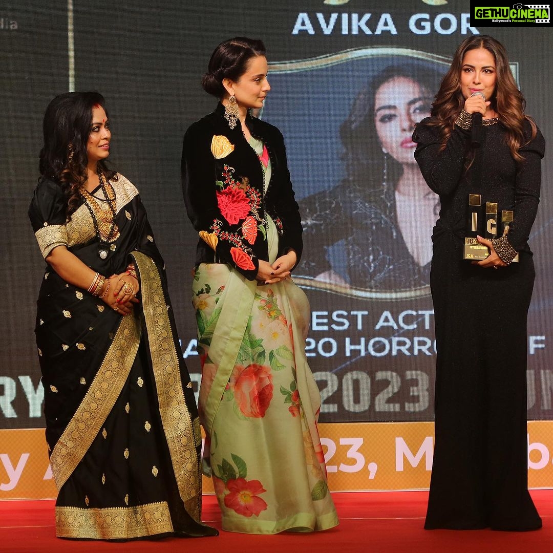 Avika Gor Instagram - Yesterday was special! Won the Best Actor (female) Award for 1920-Horrors of the Heart Special thanks to the 1920 team for putting in the effort to make this movie a grand success. @vikrampbhatt @maheshfilm @shwetambari.bhatt @krishnavbhatt @anandpanditmotionpictures It’s extra special to receive this @internationalgloryawards2023 from the OG queen @kanganaranaut @amrita.rumi12 @globalfameawards2023 @foryoupublicrelations Stylist @rashmitathapa Gown @namratajoshipura Hairstylist @harshad_hairstylist
